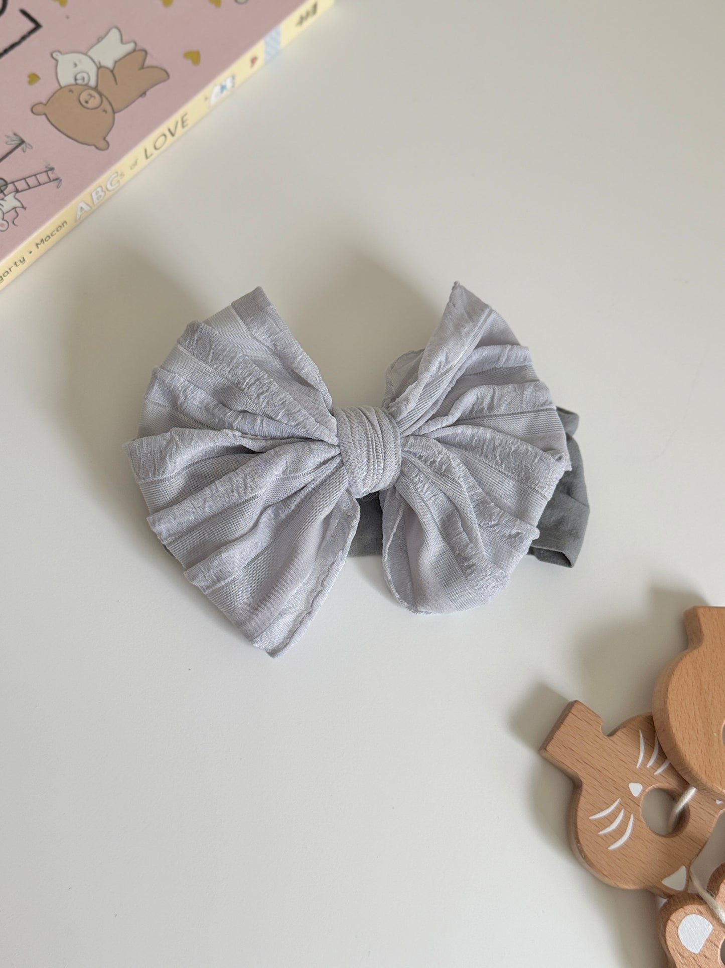 Ash Grey - Bow