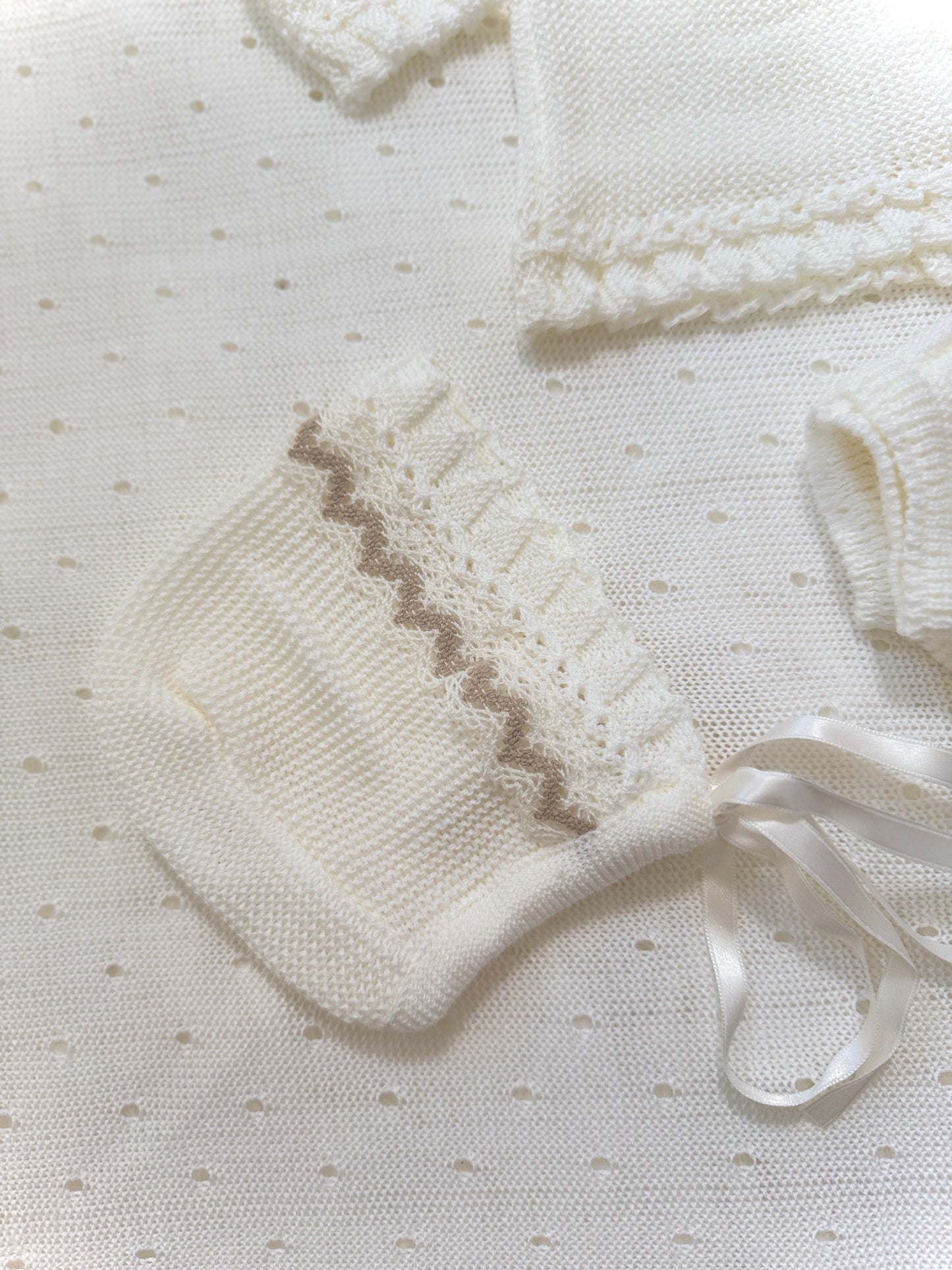 Lucian Set - White & Beige