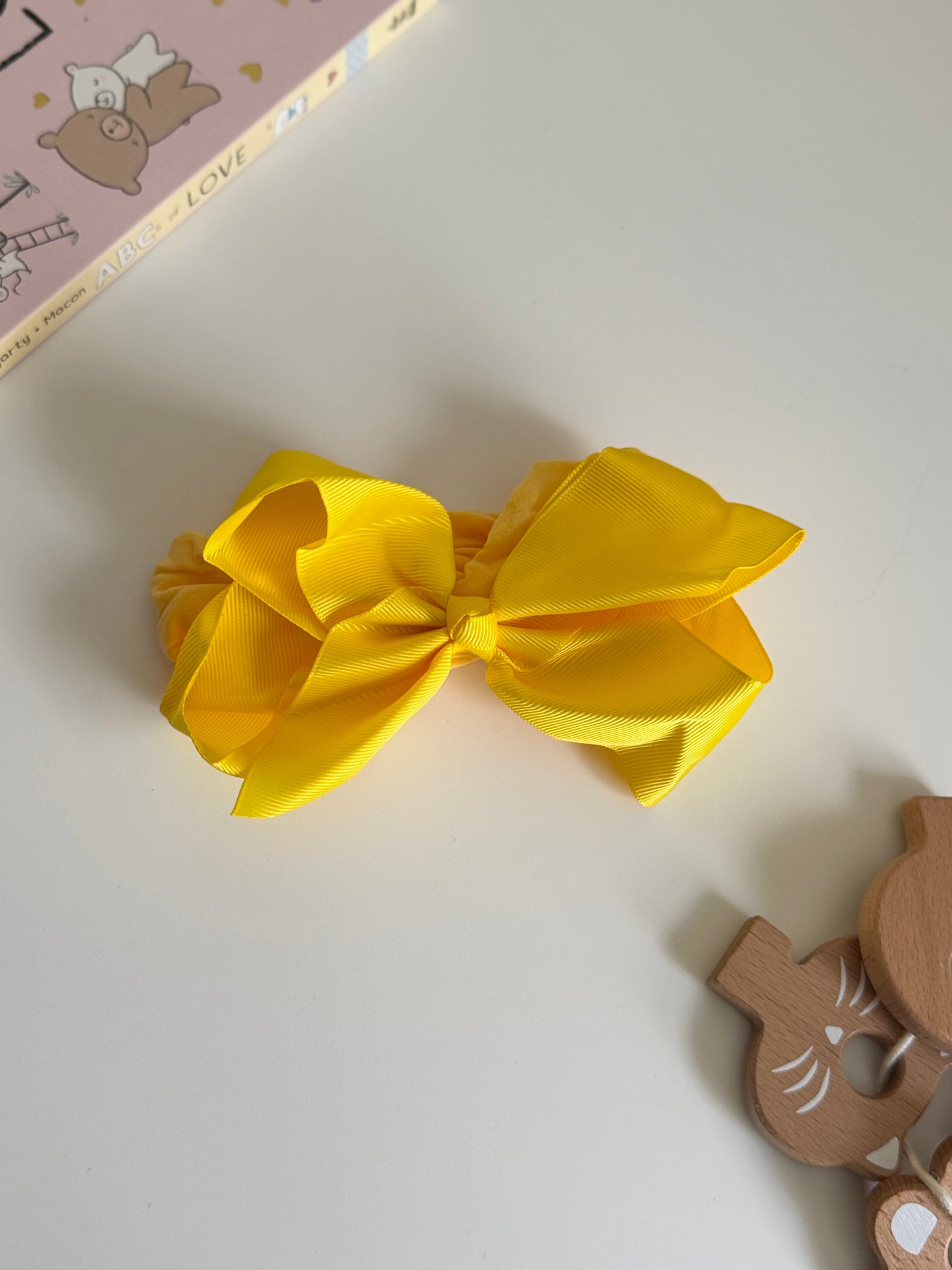 Chic Yellow - Bow