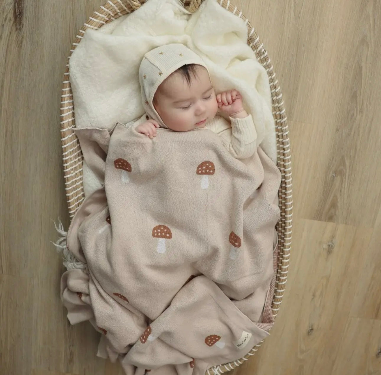 Mushroom Blanket - Beige