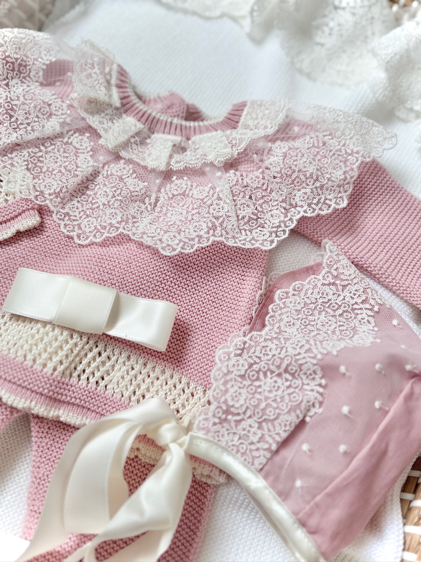 Emyr Knitted Set in Dusty Pink