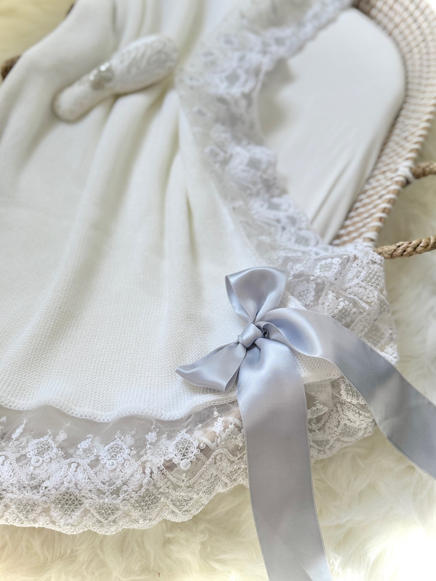 Diana Blanket - White & Silver