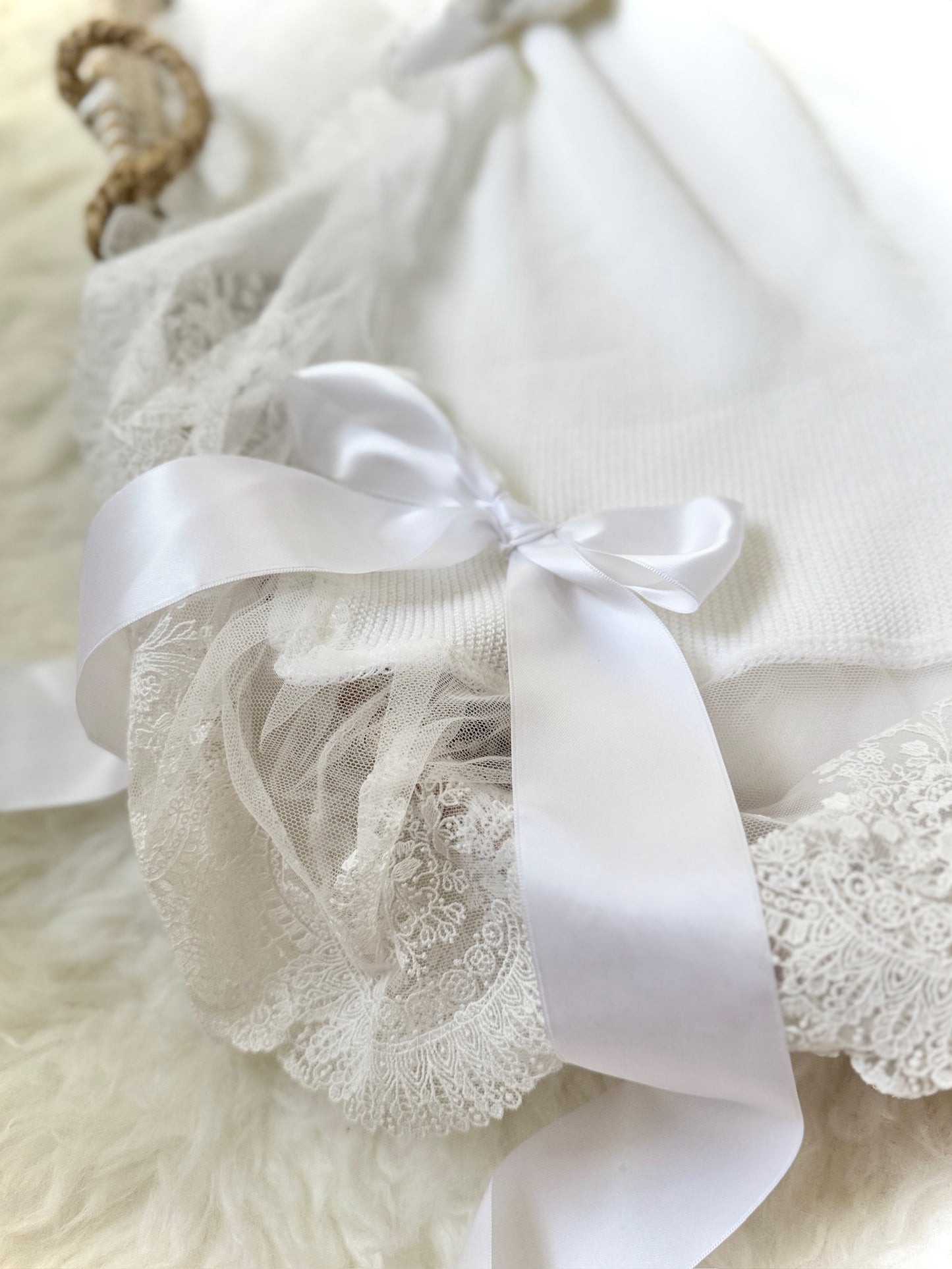 Victoria Blanket - White