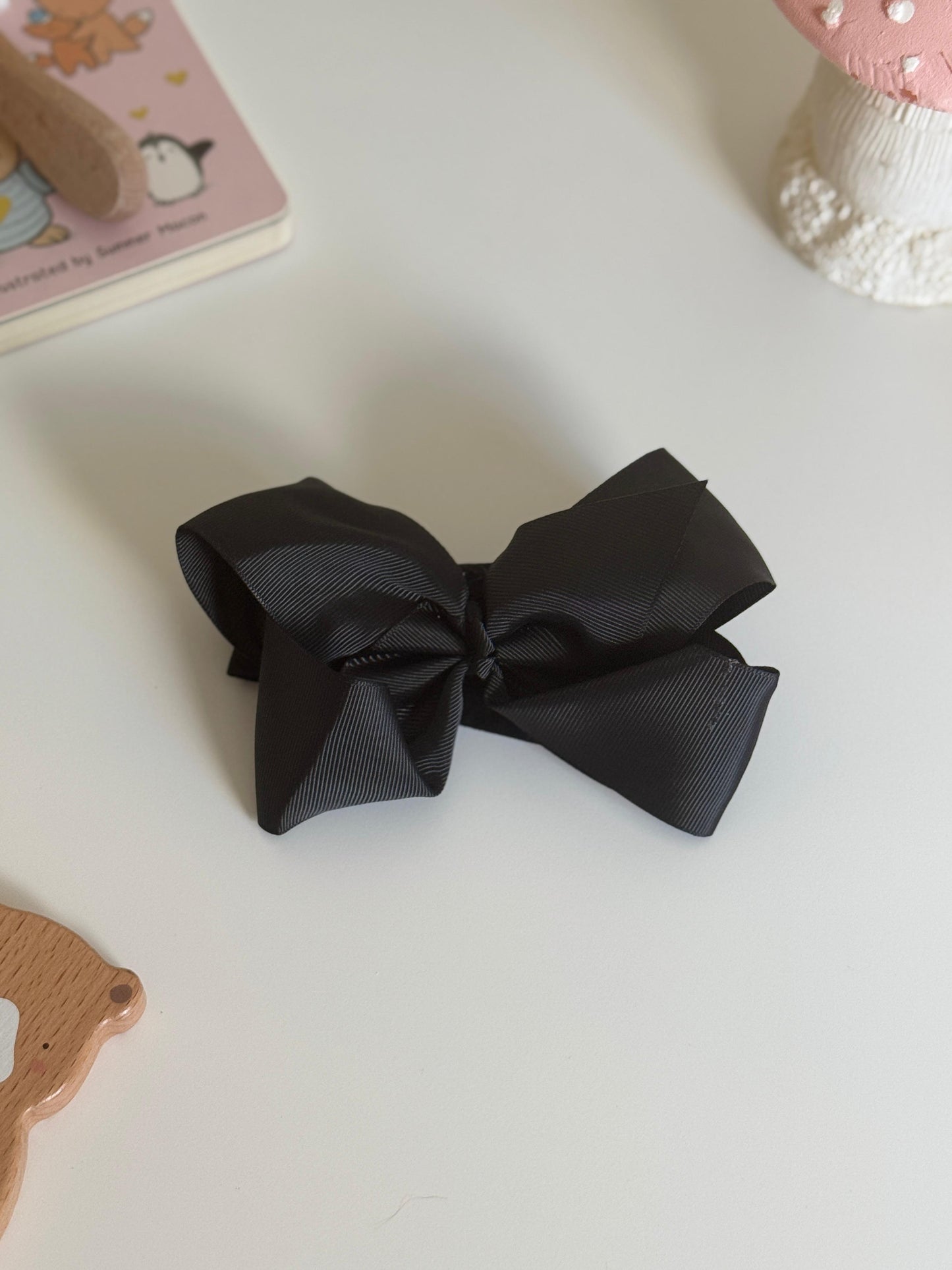 Noir - Bow