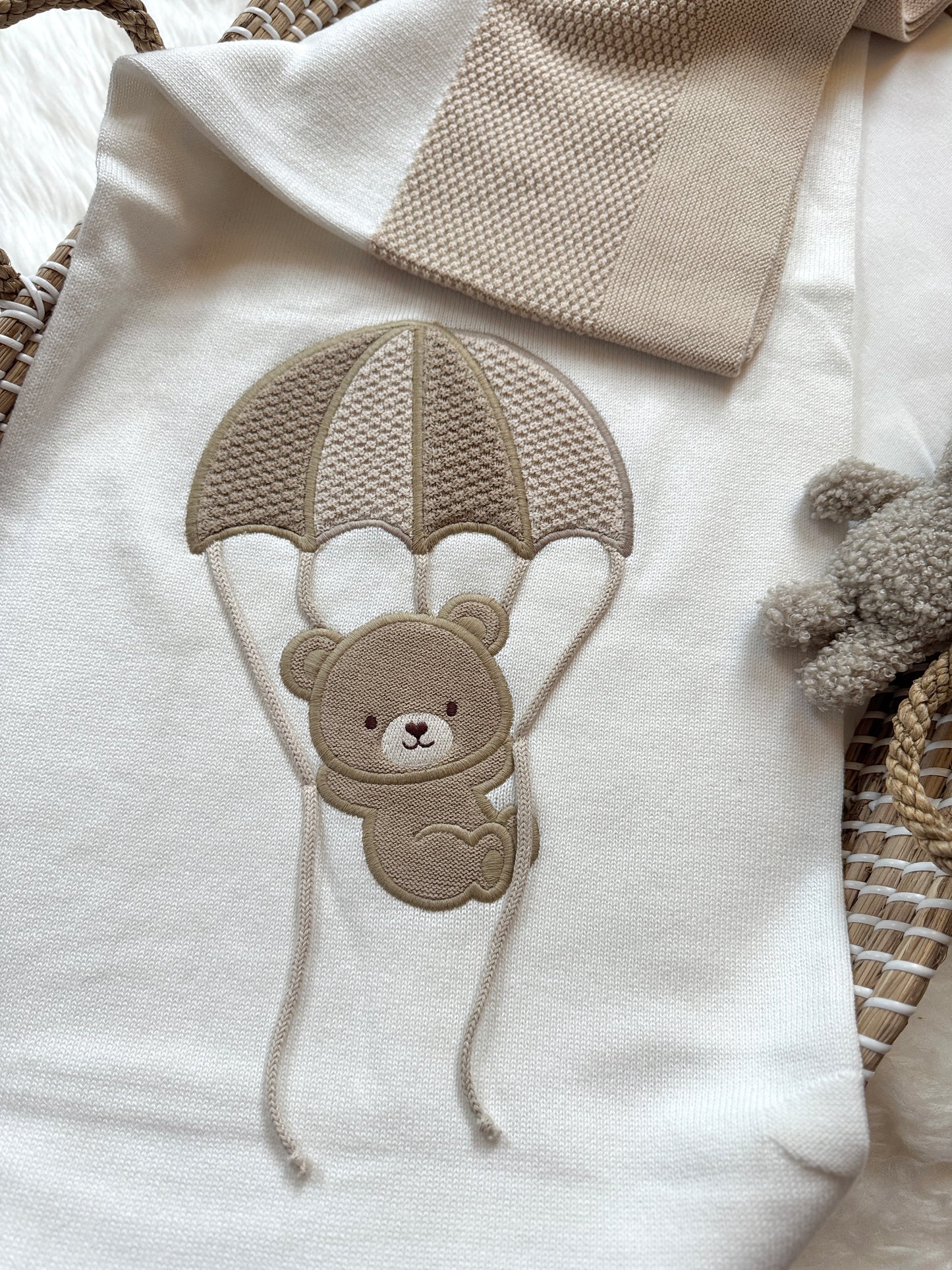 Willow Blanket - White